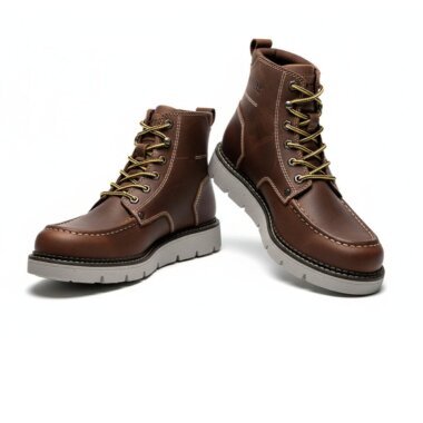 bota caterpillar, bota cat homem, bota caterpillar covert, bota em pele homem, botas robustas homem, botas trabalho homem, botas casuais homem, calçado caterpillar, botas resistentes homem, botas confortáveis homem, botas pele castanha, cat footwear homem