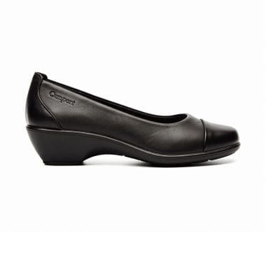 Pormenor do material em pele de qualidade que garante durabilidade e conforto ao caminhar.