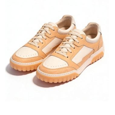 A sapatilha em pele Ushindi Riviera Sand homem foi desenvolvida para proporcionar conforto superior aliado a um design casual moderno.