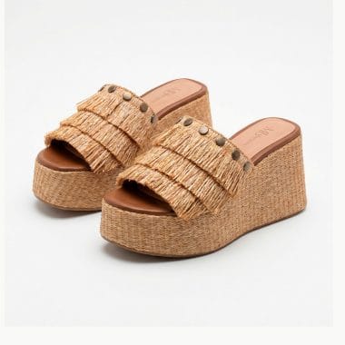 sandálias cunha senhora em palha com franjas fendi