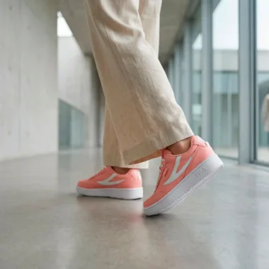 Sapatilhas Fila rosa com branco modelo Sevaro estilo casual confortável
