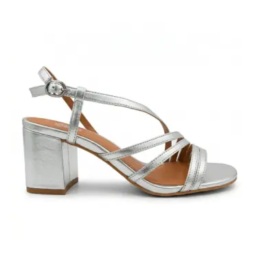 Sandália em pele prateada Hupa Shoes com salto bloco e tiras elegantes