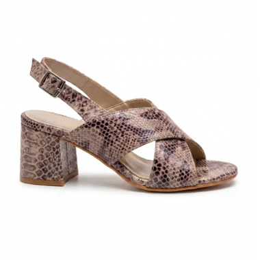 sandalia em pele senhora animal print salto largo elegante vista lateral